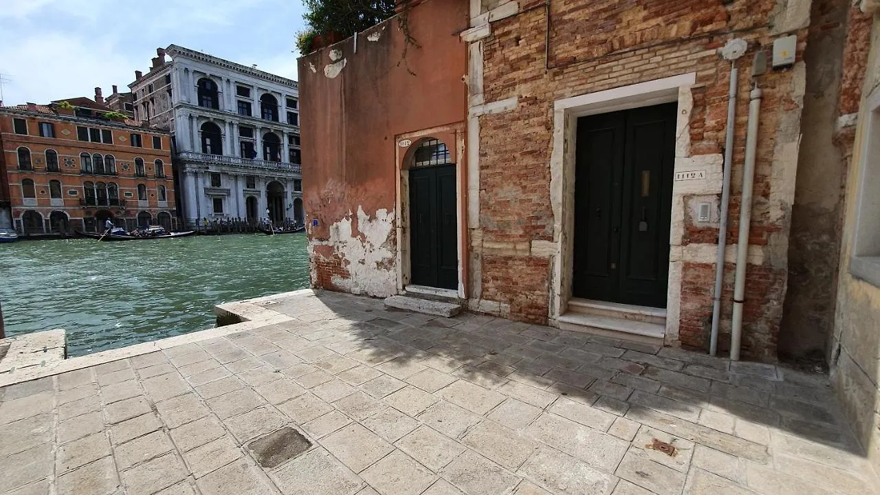 Wellvenice Grand Canal 0*, Venice Italy